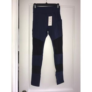 Pop Fit Clothing navy & black “Nova” Leggings NWT